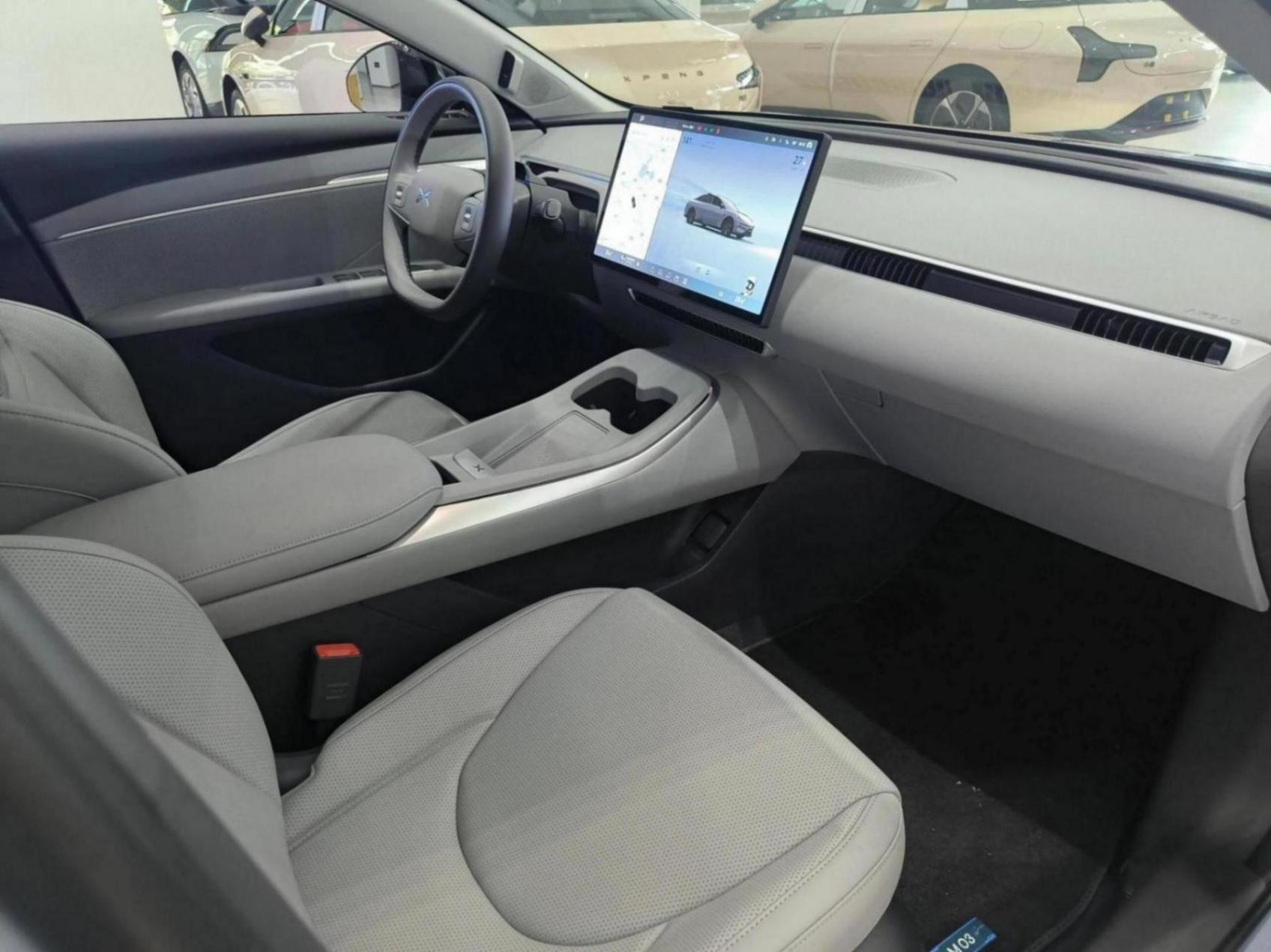 小鵬MONA M03 Max到店實拍,增新配色+續航600km,滿血版AI智能上車