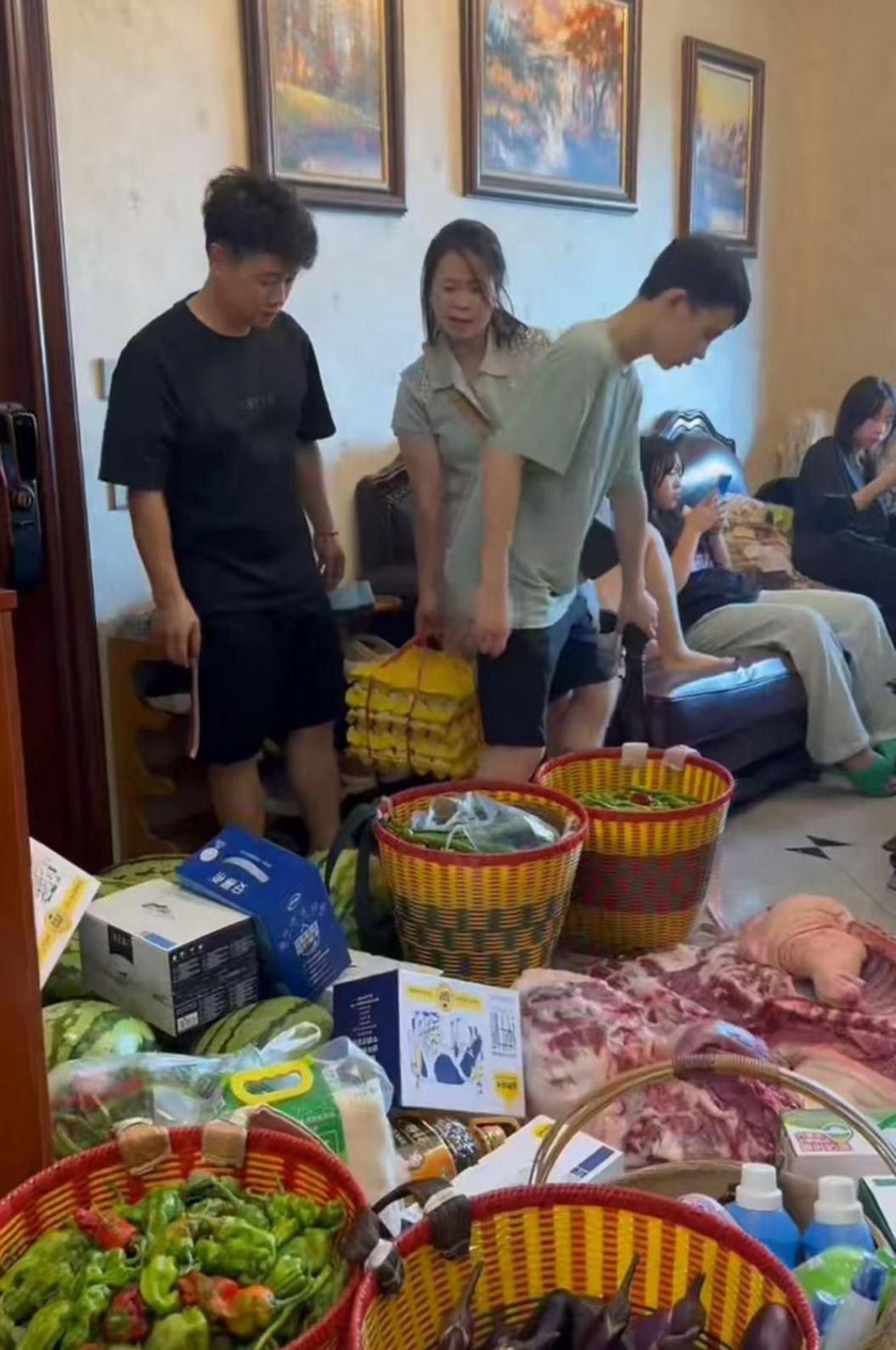 一頓吃200個水餃的16個外甥開學了