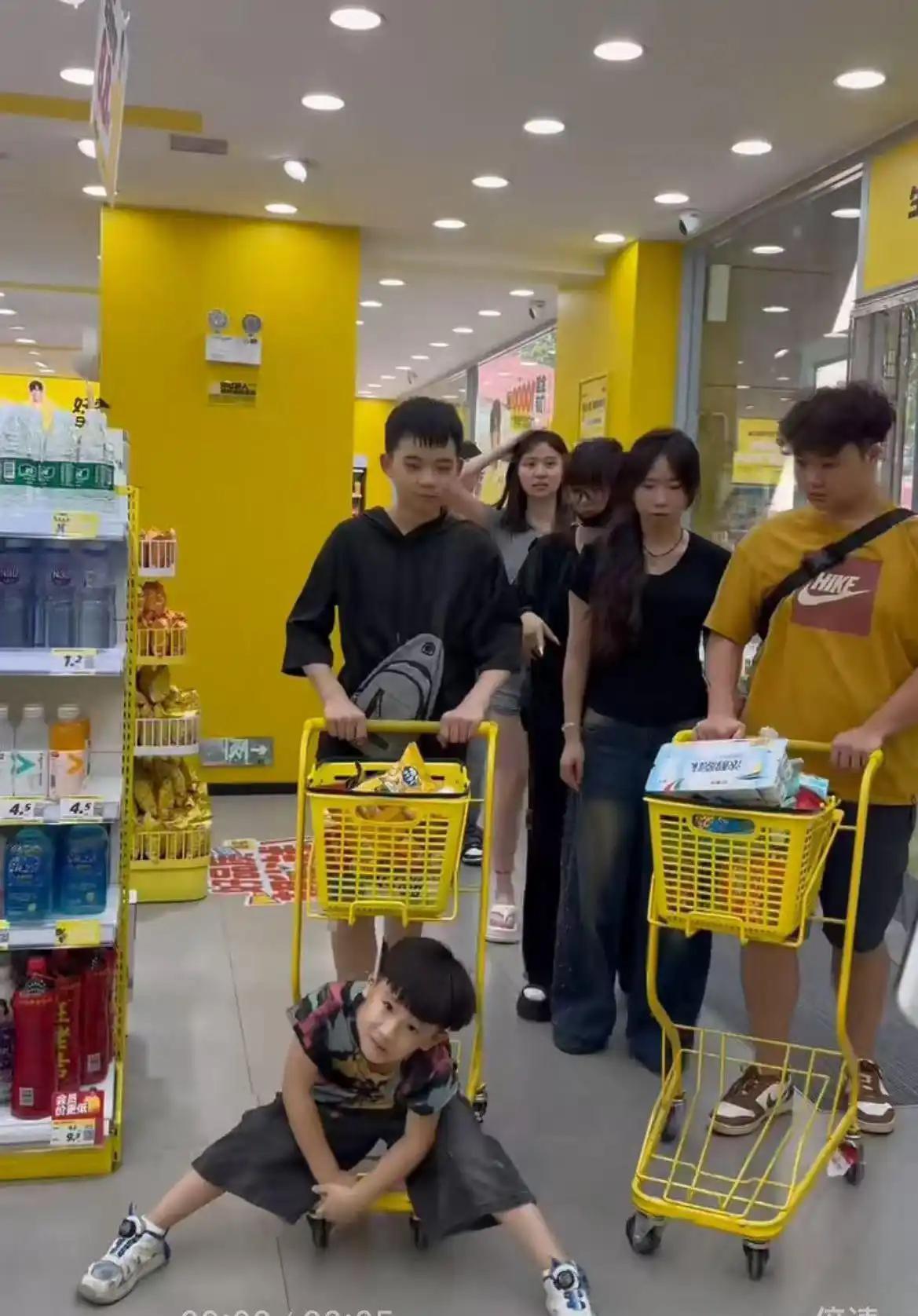 一頓吃200個水餃的16個外甥開學了