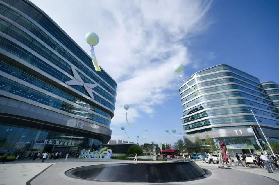 小鵬汽車總部喬遷 何小鵬:每一次搬遷都是一次標志性騰飛 圖片