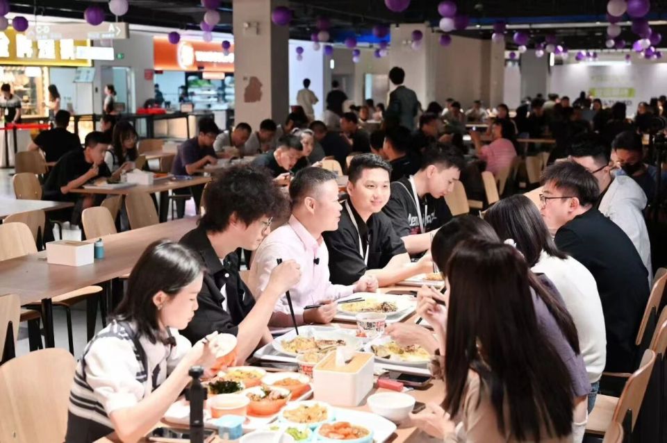 小鵬汽車總部喬遷 何小鵬:每一次搬遷都是一次標志性騰飛 圖片