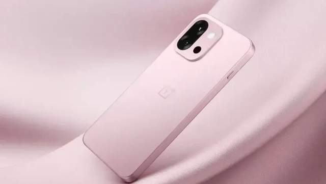 一加Ace 6T手機(jī)曝光:搭載高通驍龍8 Gen5處理器!