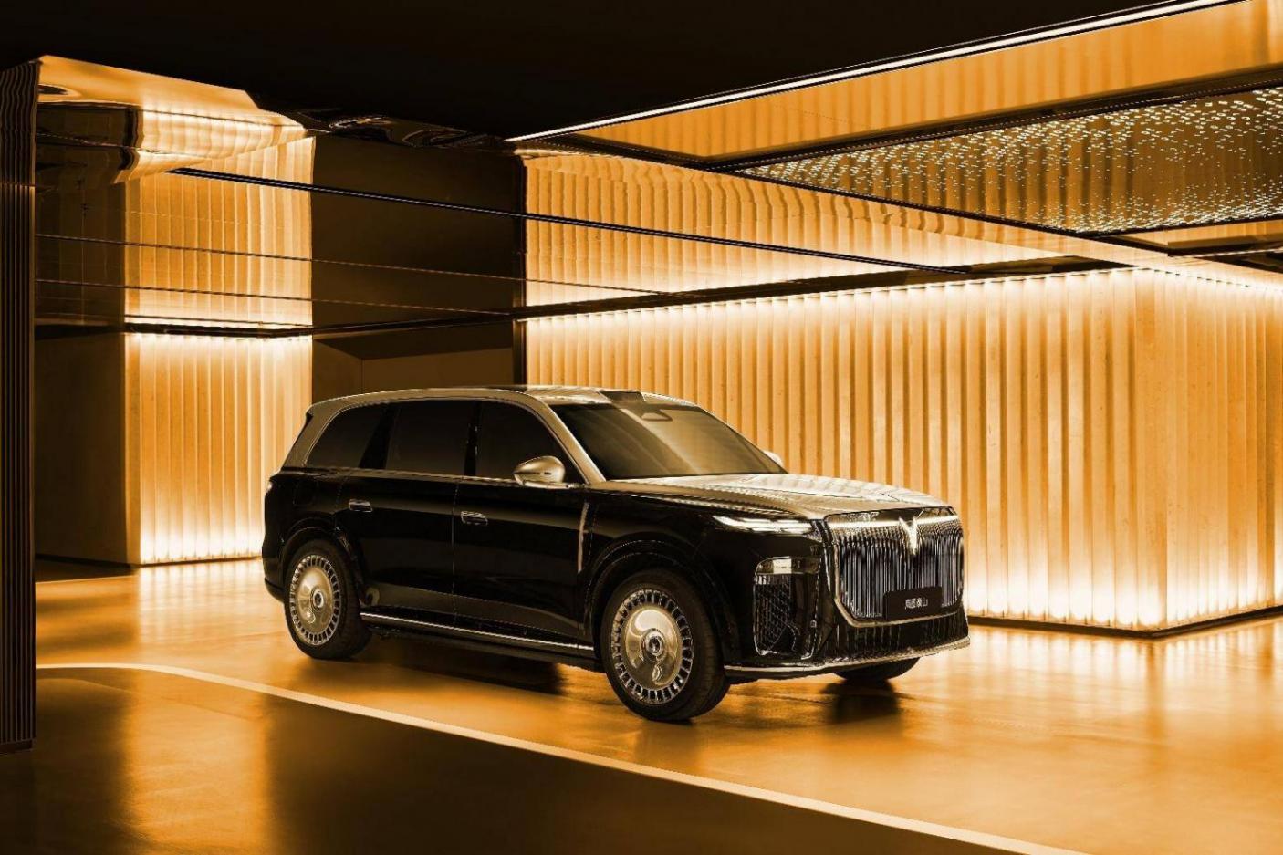 一車難求!嵐圖泰山展車亮相全國門店,掀起品鑒狂潮!