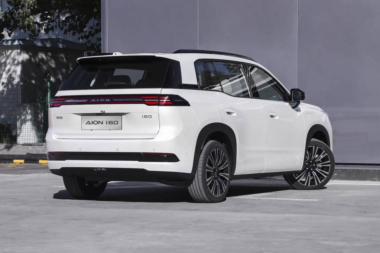 宋Pro迎來新對手?AION i60增程來襲,210km純電續航+15分鐘快充