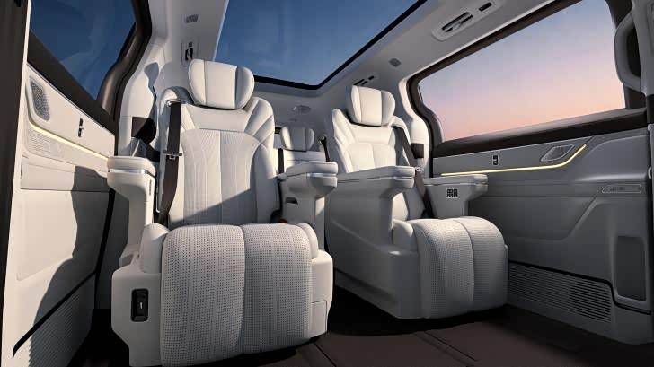 重構豪華MPV新格局!超級AI增程吉利銀河 V900全球首秀