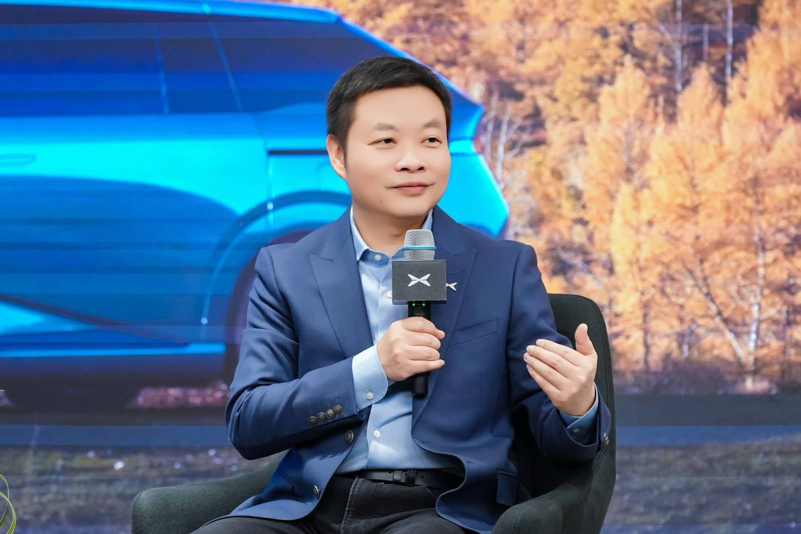 小鵬汽車董事長何小鵬:全球汽車能源結構應該是“純電+混動”組合